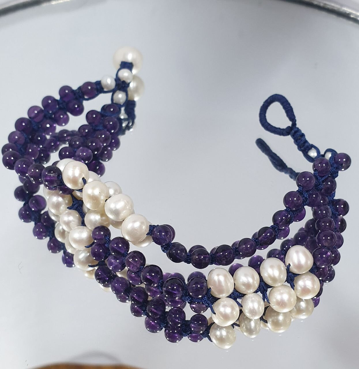 Bracelet en macramé avec améthyste AAA 4 mm et perle d'eau douce 6 mm - Fournisseur de bijoux en perles de pierres précieuses - Pouvoir de guérison - Améthyste - Perle - Lustre exceptionnel
