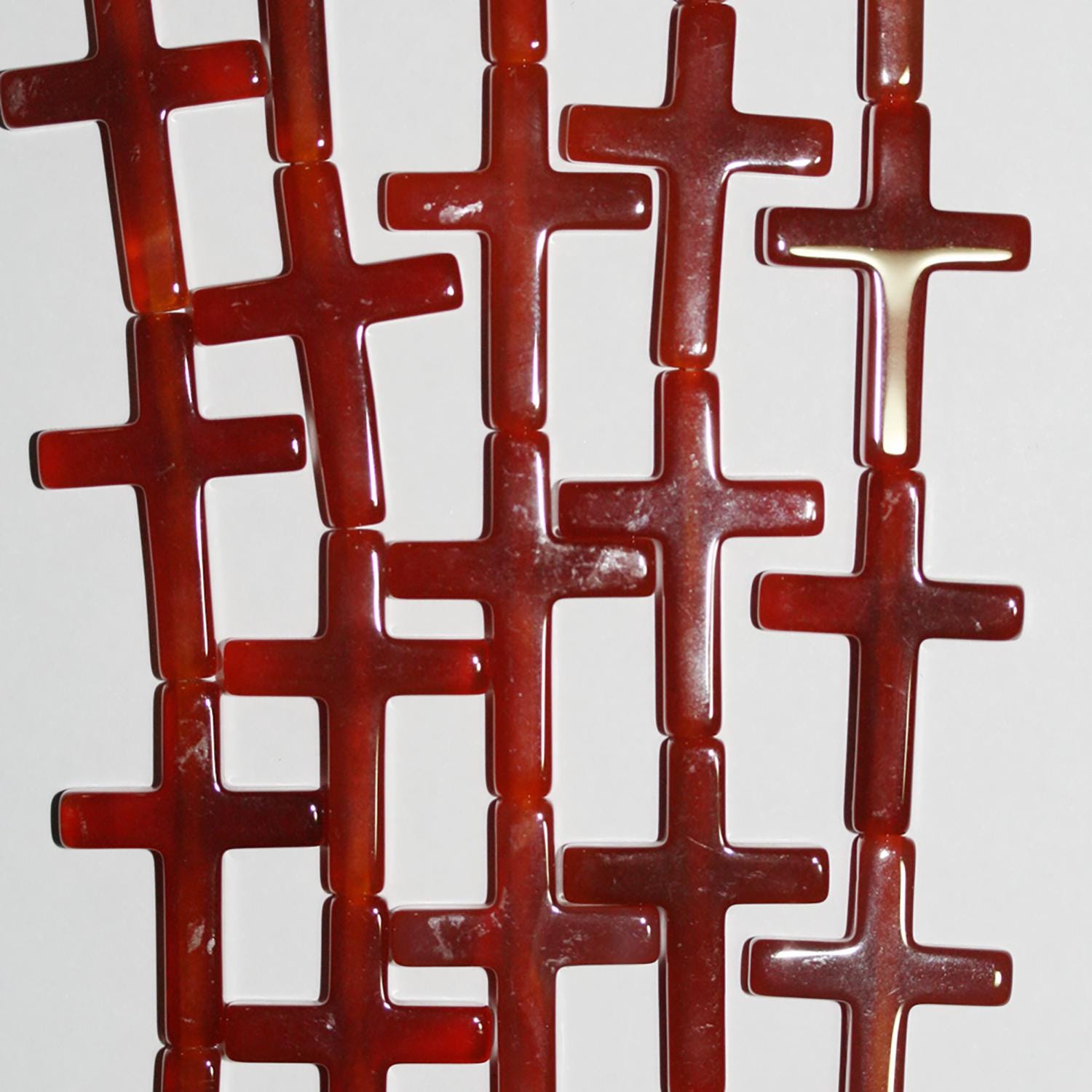 Perles de croix lisses en cornaline de 38 cm (15 pouces), 30 x 22 mm - Longueur du fil : 39 cm