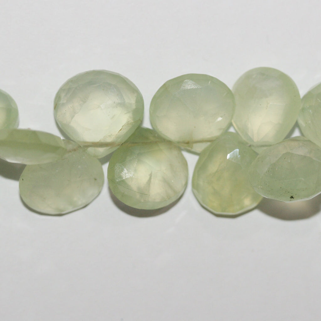 Perles en forme de goutte à facettes de préhnite de 8 pouces, 12-13 mm environ - Fil de 20 cm.