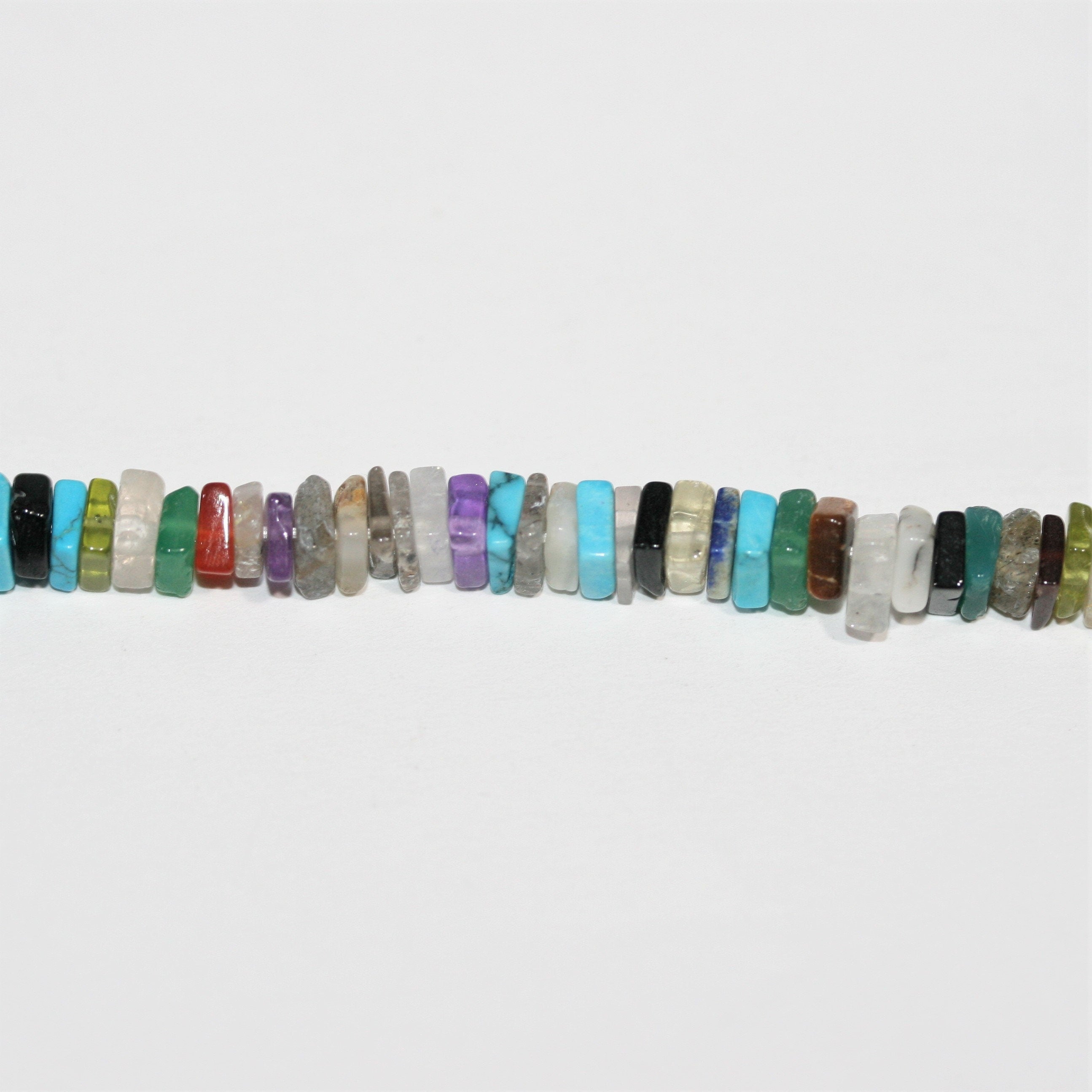 16" St Multi Stone Cuentas cuadradas planas lisas de 5 x 2 mm - Hilo de 40 cm.