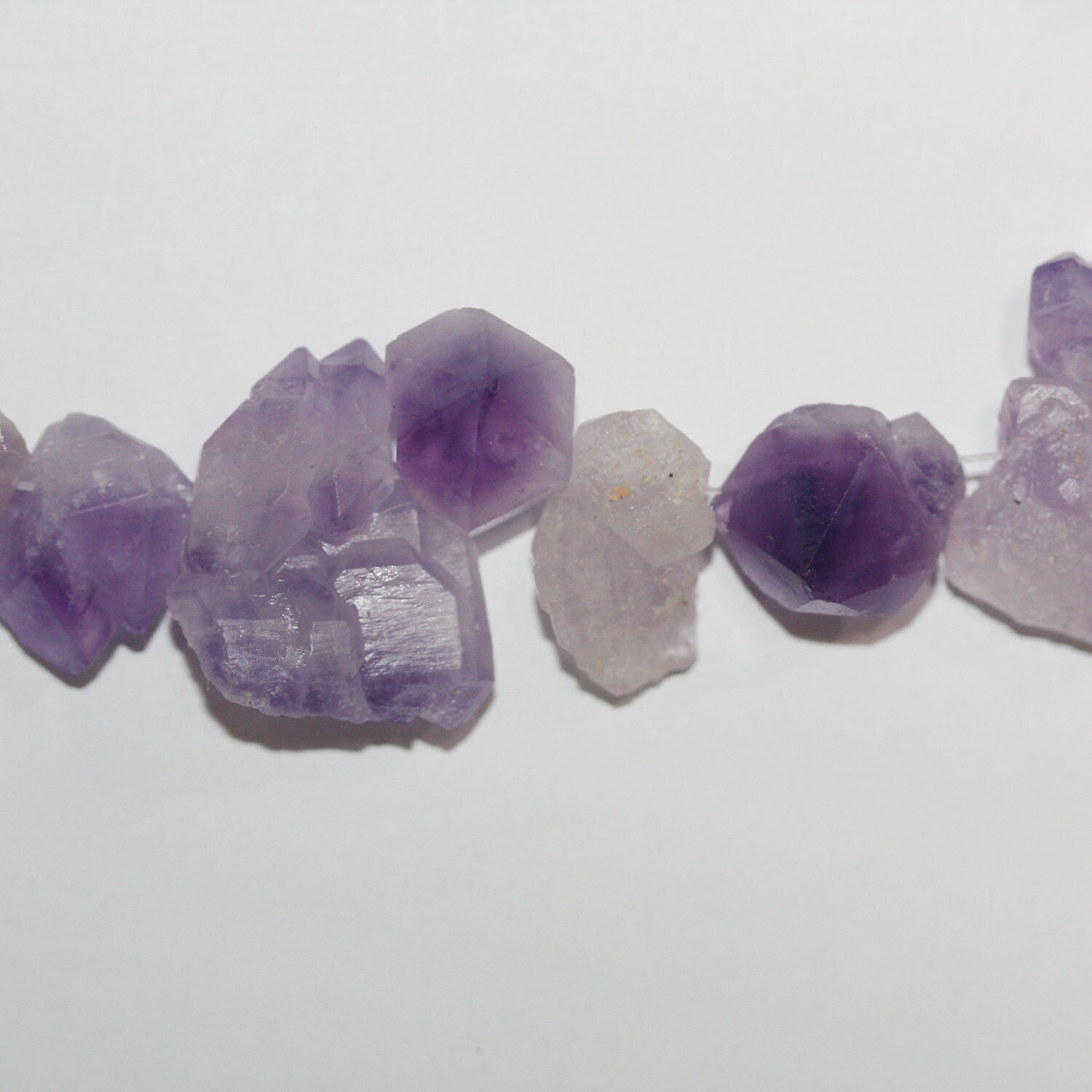 Perles de pépites d'améthyste non polies de 18 à 20 mm environ (15 pouces) - Longueur du fil : 39 cm