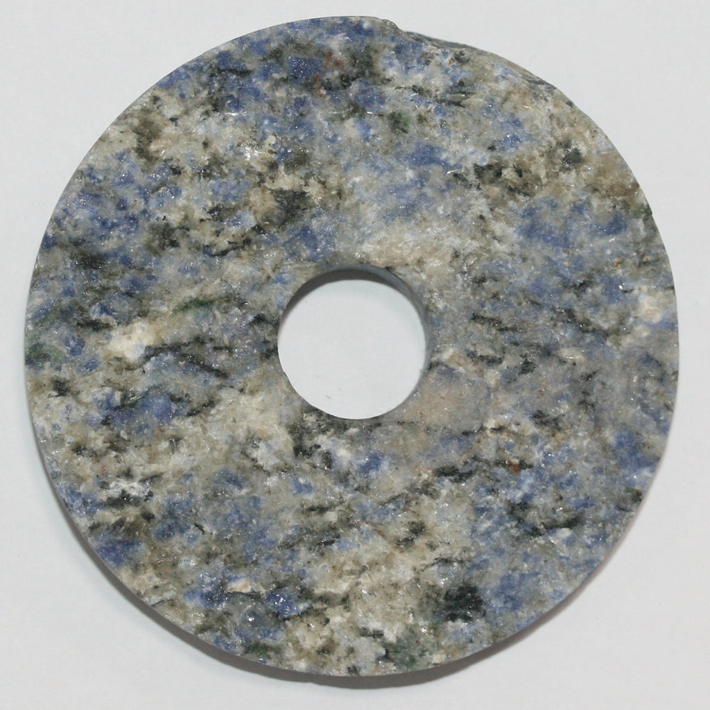 Colgante de sodalita sin pulir de 55 a 80 mm aproximadamente.