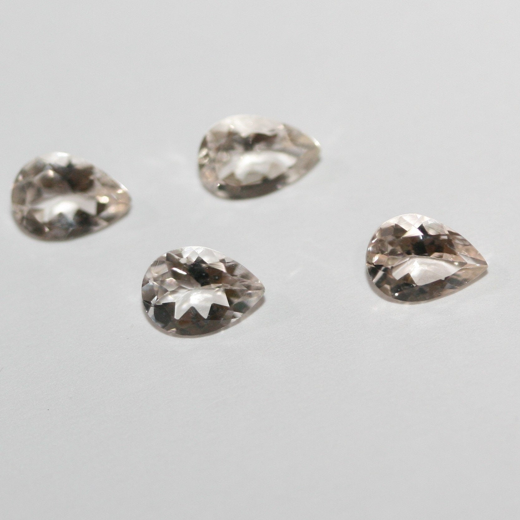 Lote de 4 Morganitas Facetadas en Forma de Gota de 7x5 mm (4 Piezas)
