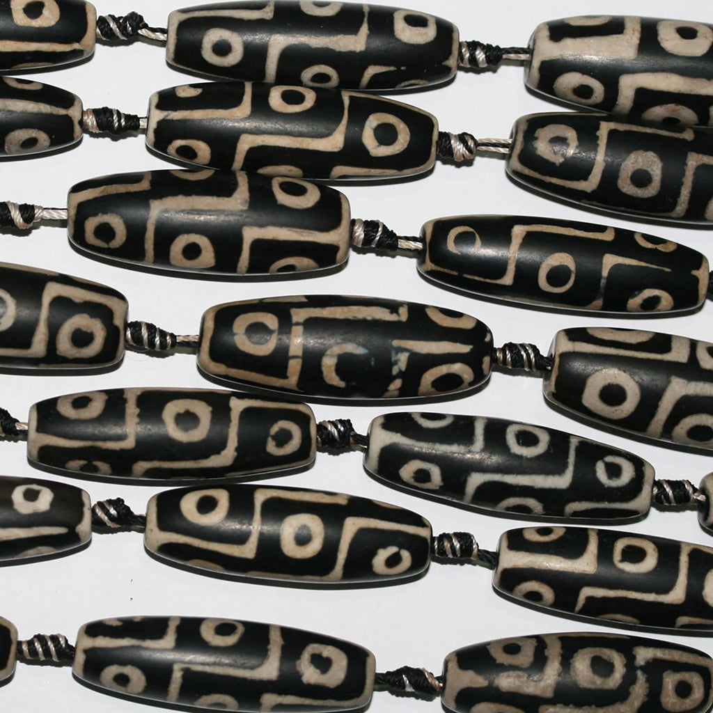 Perles cylindriques lisses en agate noire St de 15 pouces (environ 40 x 14 mm). Longueur du fil : 38 cm.