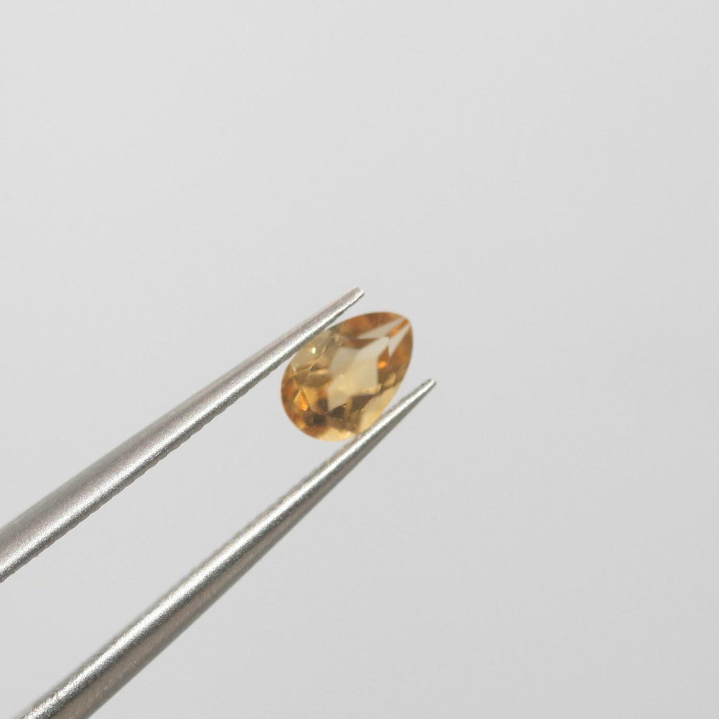 Lote de 15 gotas de citrino facetadas de 6 x 4 mm. (15 piezas).