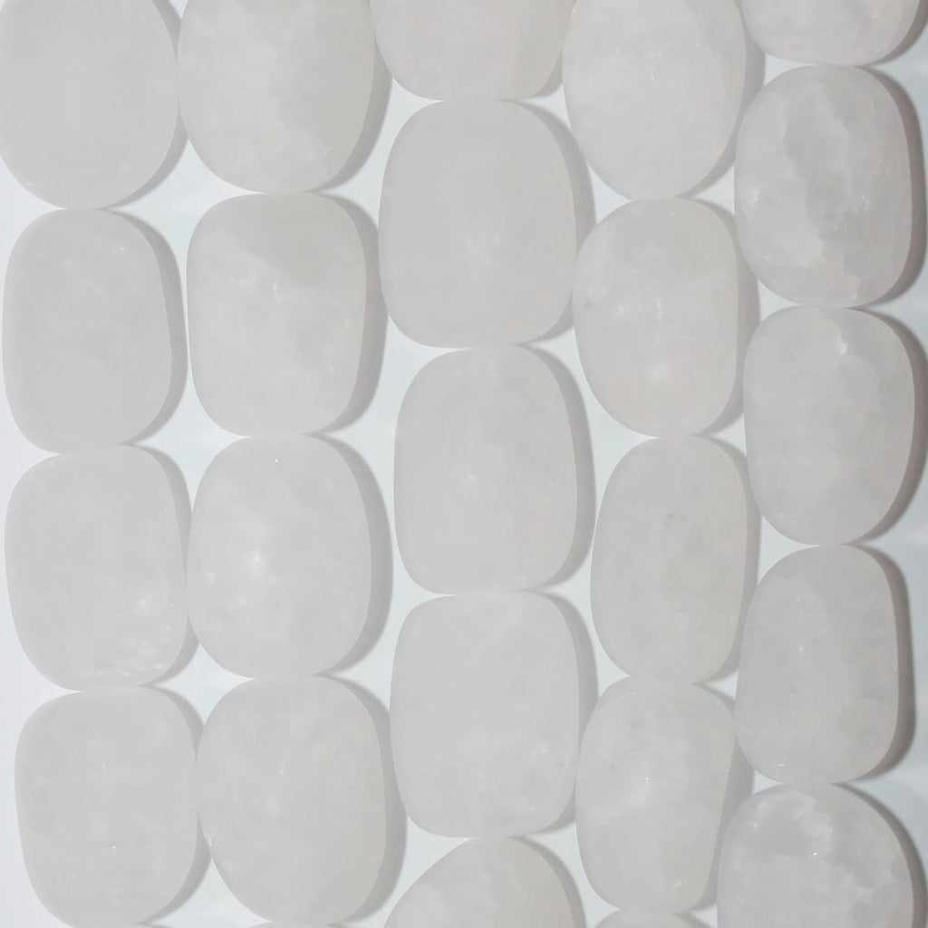 Perles de cristal de roche St, finition mate, forme de pépites lisses, 20 x 15 mm environ. Longueur du fil : 39 cm.