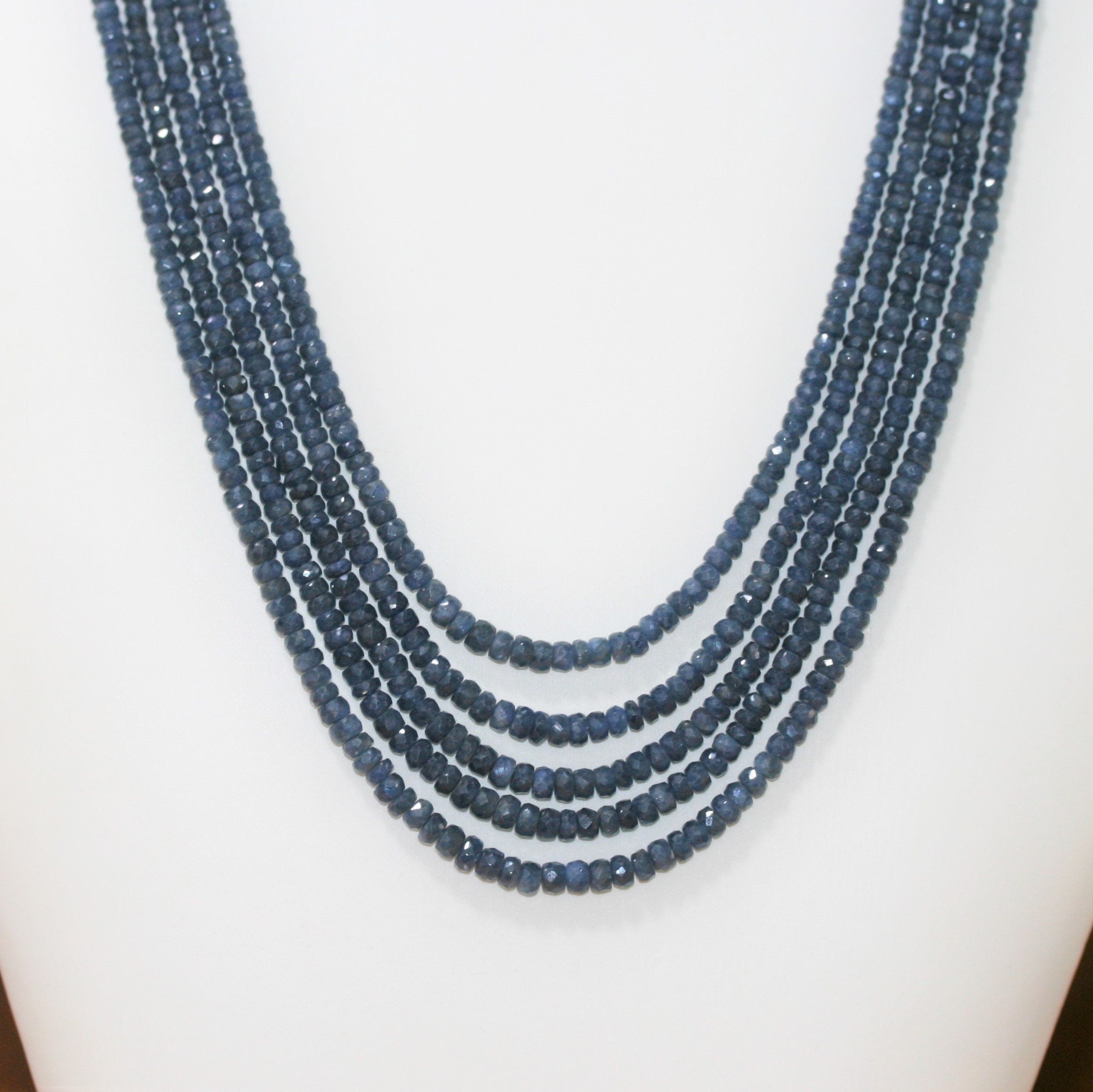 Collar de zafiro facetado en forma de rondelles (2,5 x 2-4,5 x 3 mm) (5 hebras)