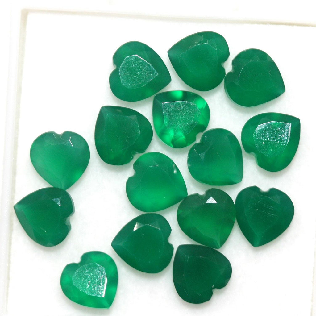 Lot de 15 pierres précieuses en onix vert facettées en forme de cœur, 7 mm. - Pierres précieuses de qualité supérieure, vente en gros.