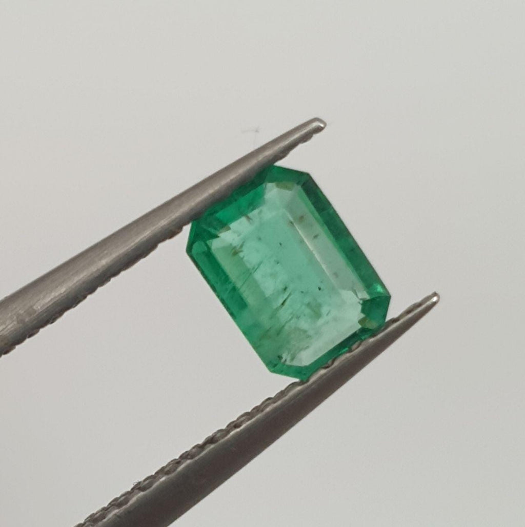 1 Pc  Natural Emerald 6x4.3mm - Green Emerald- Brazilian Stone