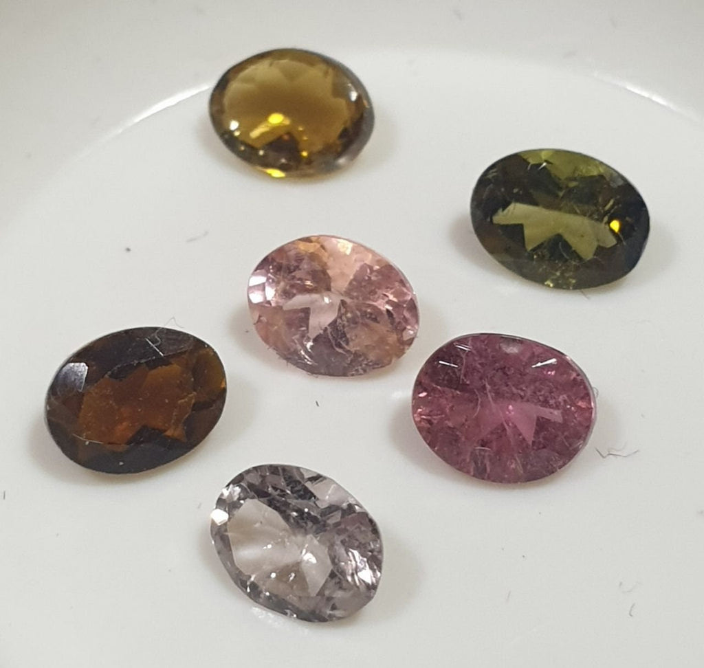 Lot de tourmalines multicolores ovales à facettes 5x4 mm (6 pièces) - Pierres précieuses en vrac - Prix de gros - Gemmes naturelles