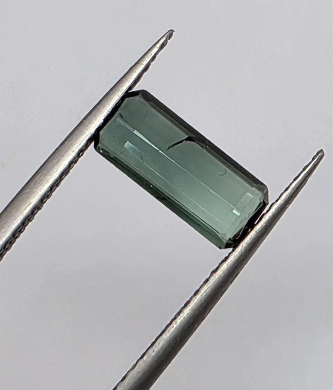 Tourmaline indicolite bleu-vert naturel, taille prismatique à facettes, 10,9 x 4,7 mm, 1,47 ct - Pierre précieuse naturelle - Couleur rare - Couleur exceptionnelle