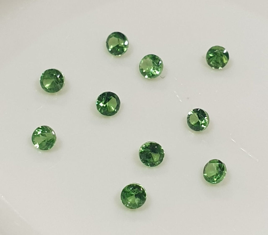 Lot de grenats tsavorites ronds à facettes de 1,7 mm (10 pièces) - Pierres précieuses en vrac - Prix de gros