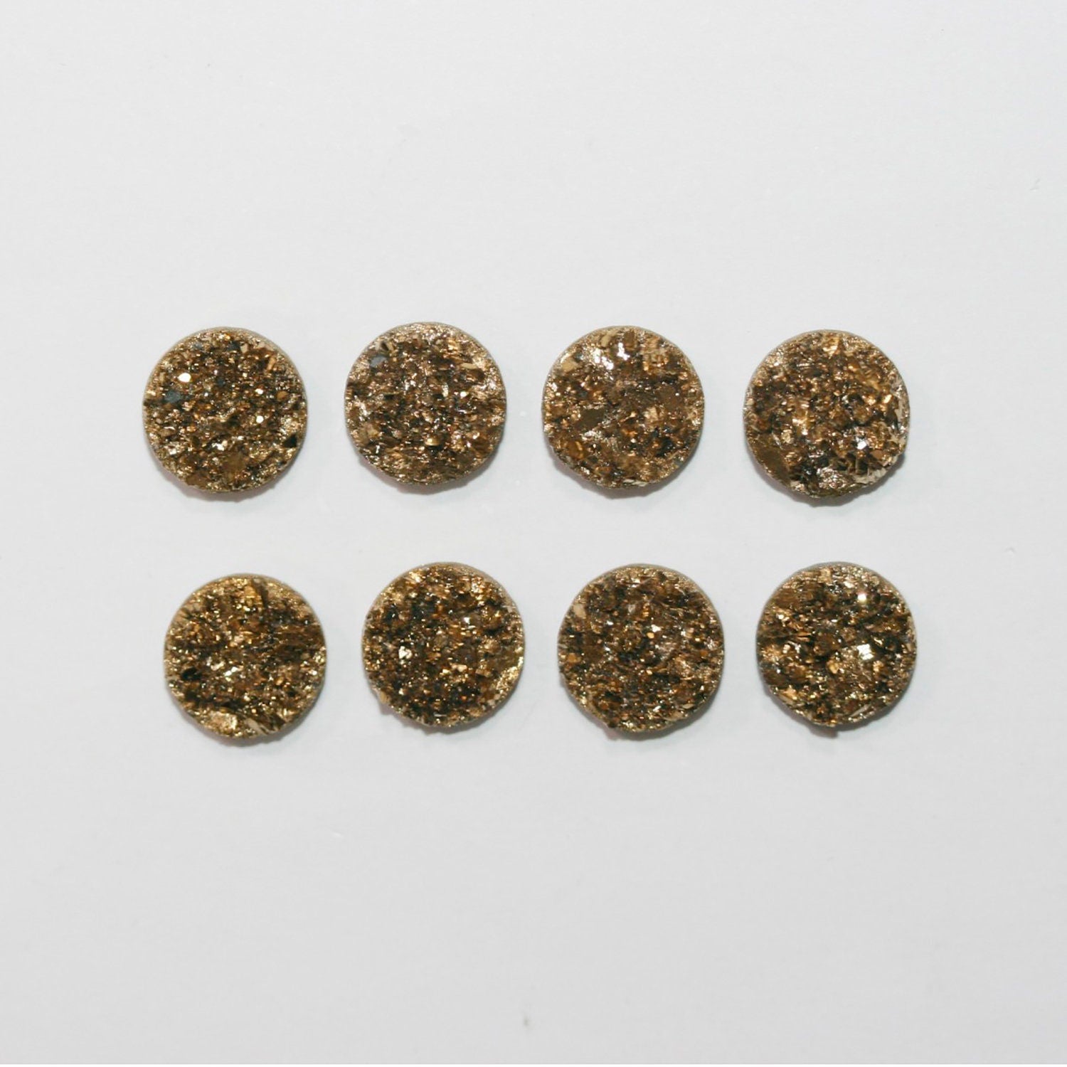 Lote de 8 cabujones redondos de ágata drusa dorada de 10 mm.