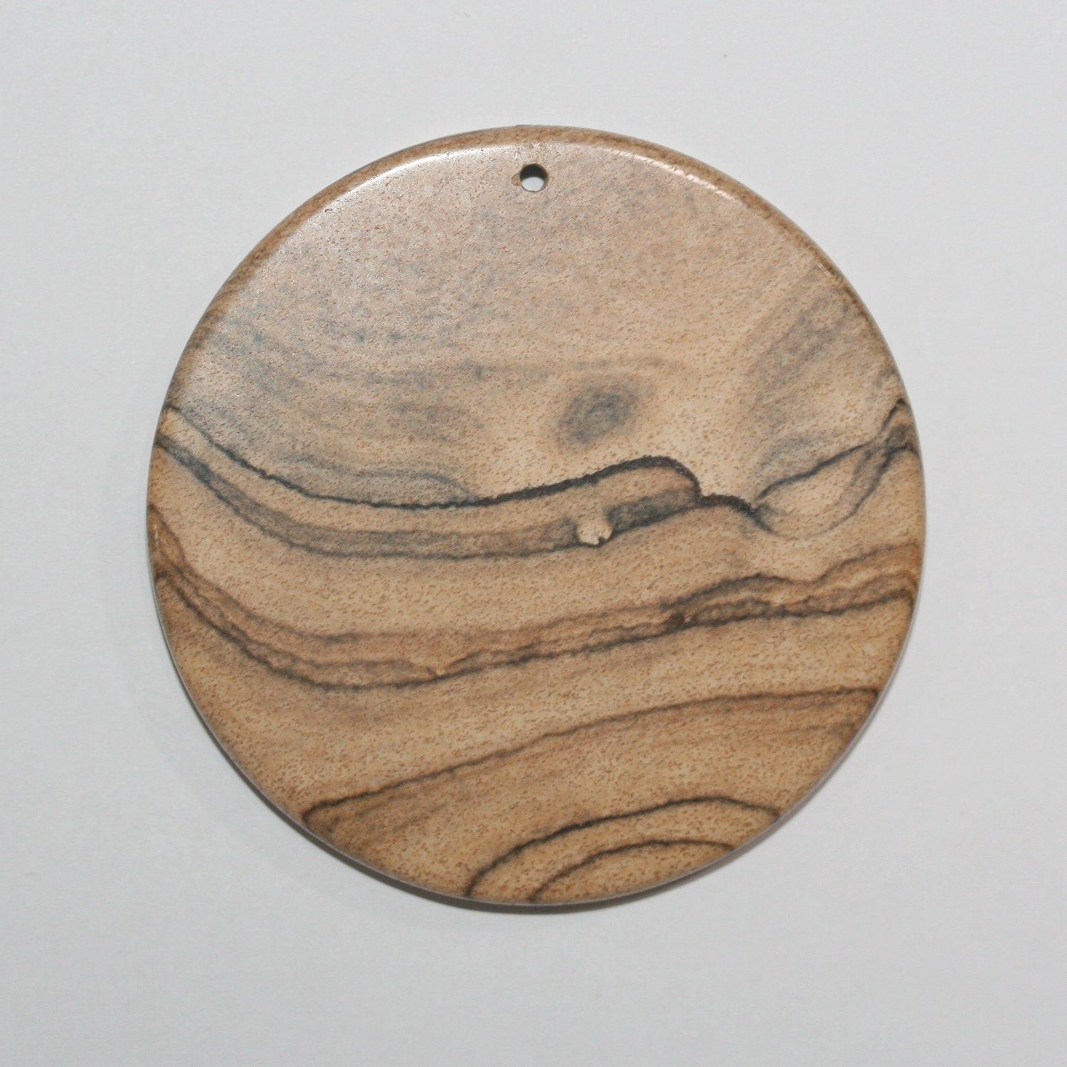 Pendentif rond lisse en jaspe bois, 55 mm environ (1 pièce)