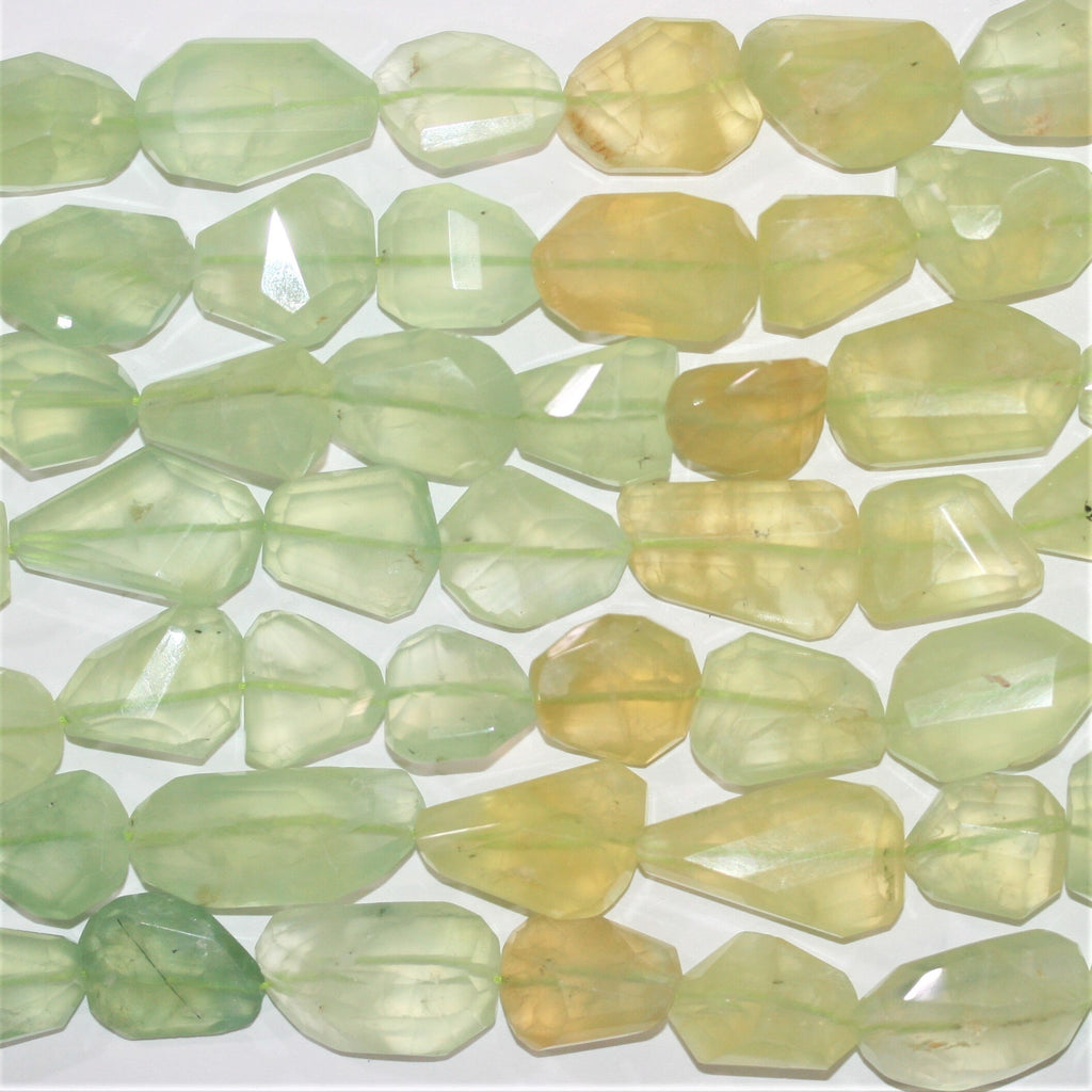 Perles de pépites de St Prehnite à facettes de 14 pouces, 15-20 mm environ. - Fil de 37 cm environ.