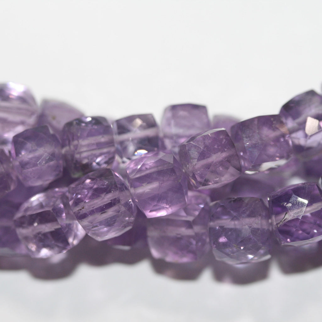 Cuentas de cubo facetadas de amatista Santa de 8" de 7-8 mm - Hilo de 20 cm.