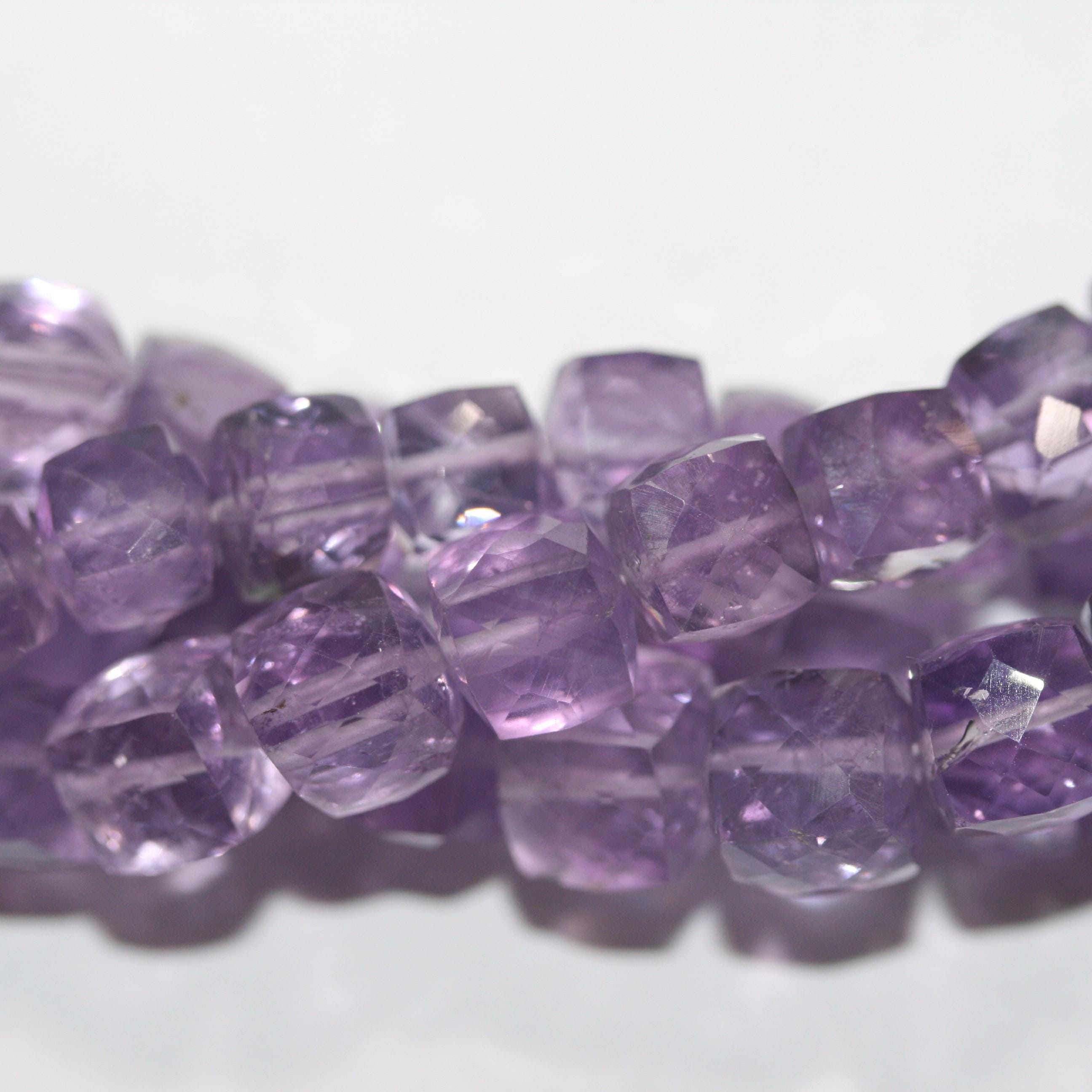 Cuentas de cubo facetadas de amatista Santa de 8" de 7-8 mm - Hilo de 20 cm.