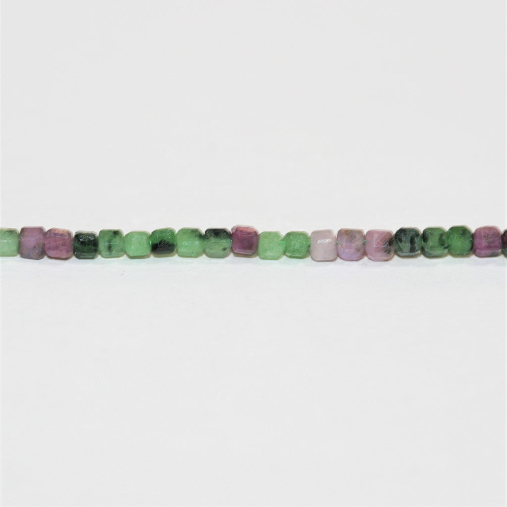 Perles cubiques à facettes en zoïsite rubis St de 15 pouces, 2 mm, brin de 39 cm.