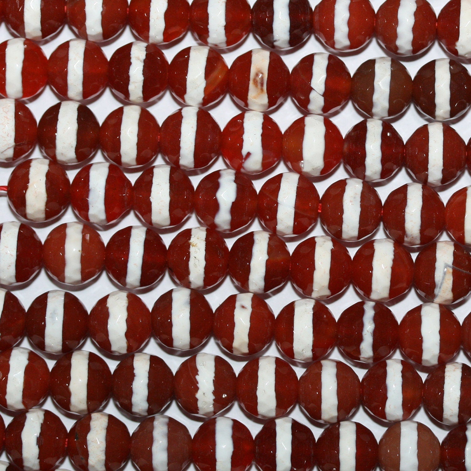 Perles rondes à facettes en agate orange et blanche, 8 mm, 14 pouces (35,5 cm) - Fil de 38 cm