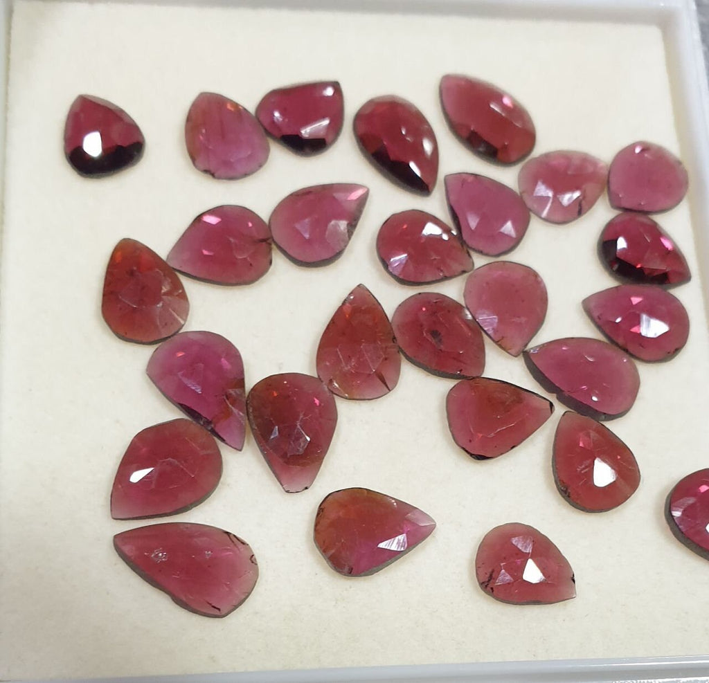 Lote de granate de corte rosa (8x6-10x7 mm) en venta al por mayor promedio (tal como está) - Granate rodolita de corte rosa