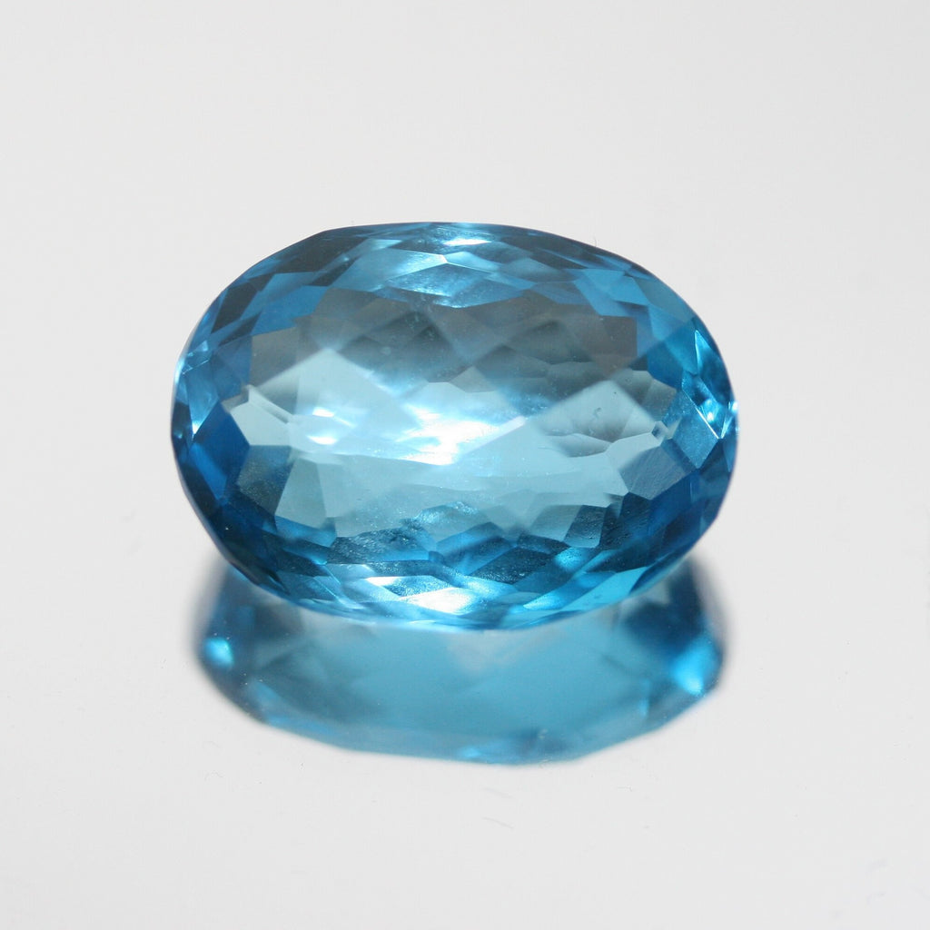 Lote de 4 piezas de topacio azul suizo facetado ovalado de 7 x 5 mm. (4 piezas)