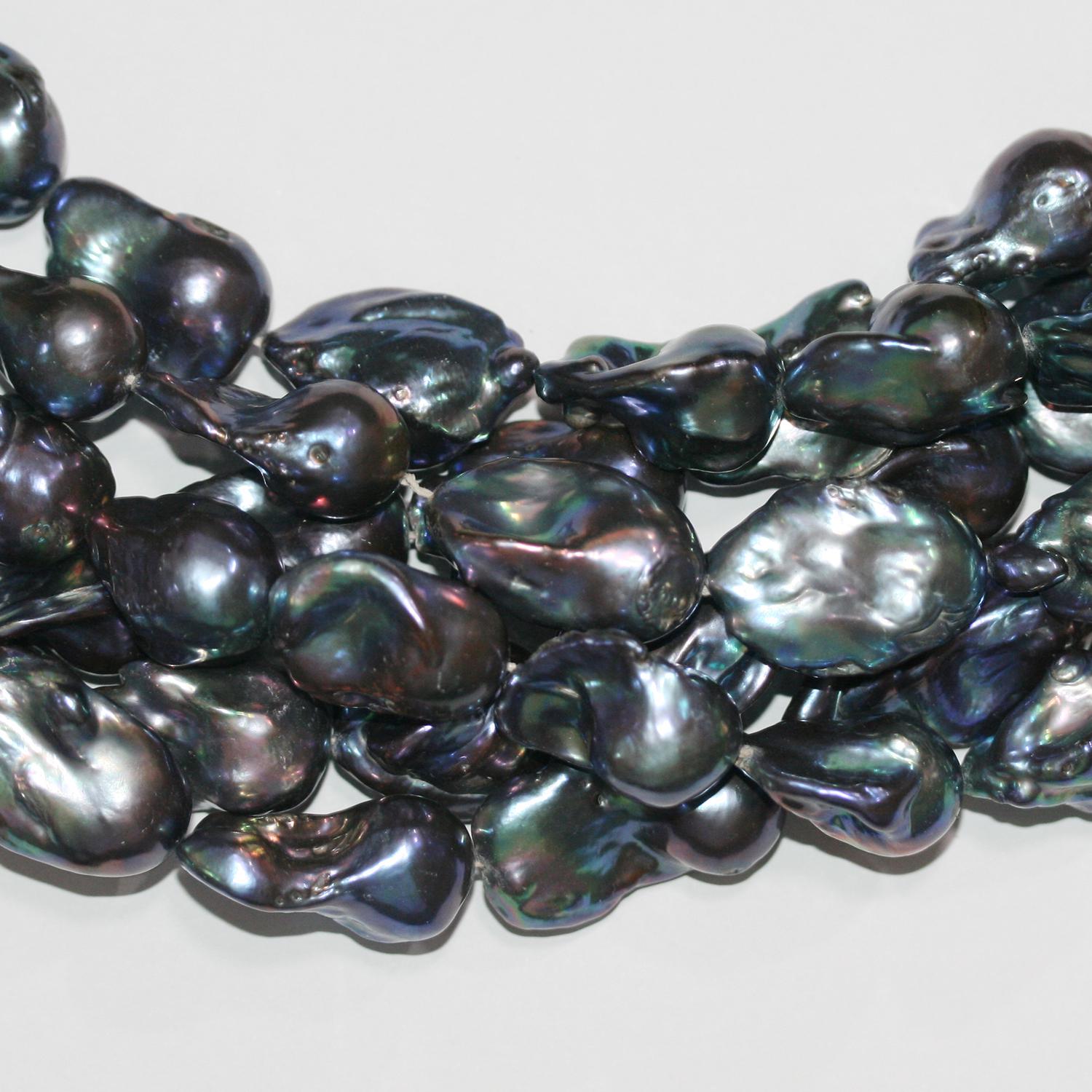 Perles baroques grises d'eau douce, 40 cm environ (16 pouces), 24 x 15 mm. Longueur du fil : 40 cm environ. Perles naturelles à prix de gros.