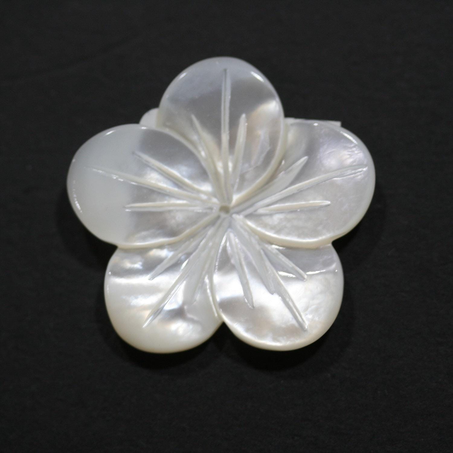 Colgante Flor Tallada Nácar 30mm.- Ref.14838