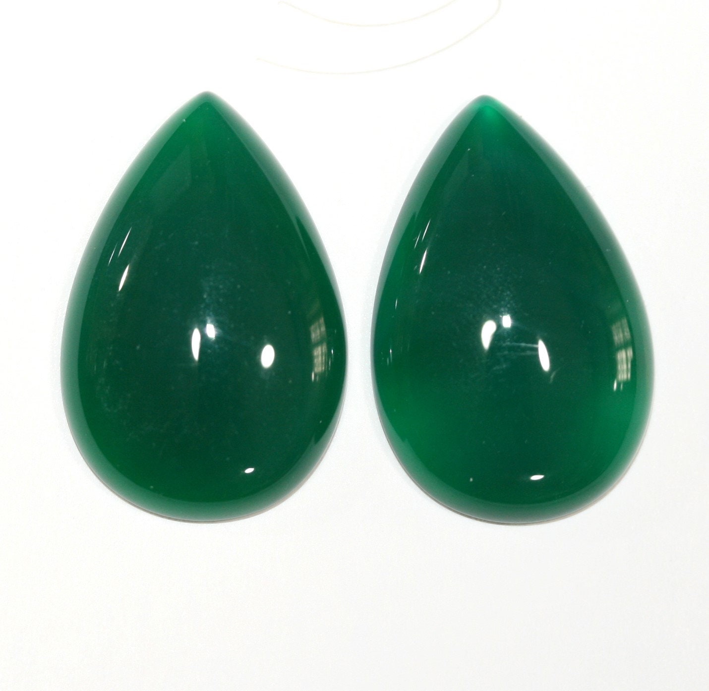 2Pcs Green Agate Drop Cabochon 30X20mm. (2 Pcs) .