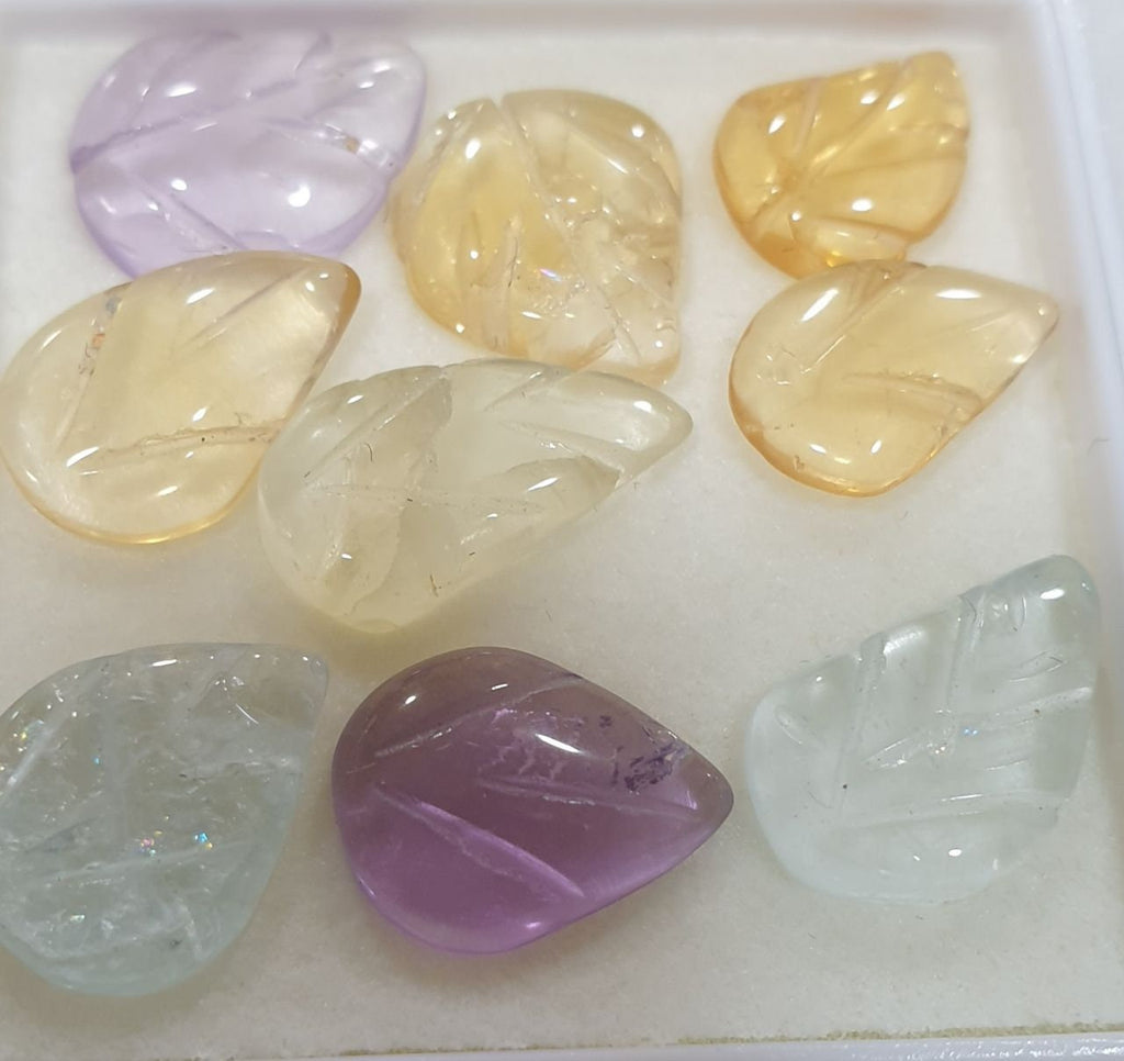 Lote de 9 cabujones de hojas talladas con múltiples piedras, 10-13 mm: amatista, citrino y aguamarina.