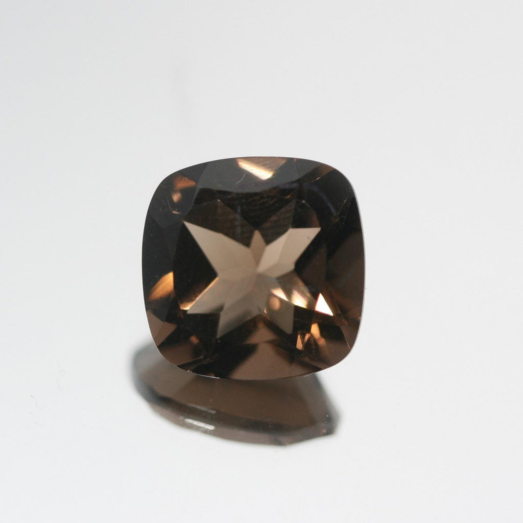 Lote de 2 cuentas de cuarzo ahumado facetadas de talla cojín de 12 mm.