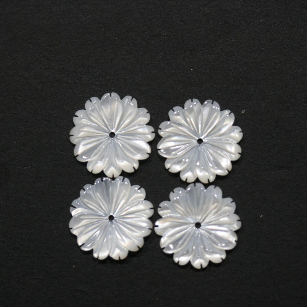 Colgante de nácar flor tallada 15mm.-(2 pares).-Ref.14834