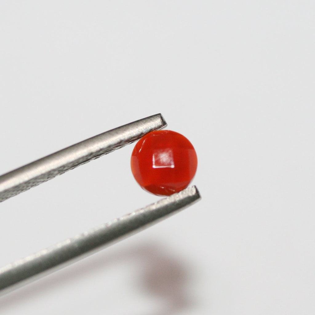 Lot de 15 cabochons ronds à facettes en cornaline de 5 mm. (15 pièces)