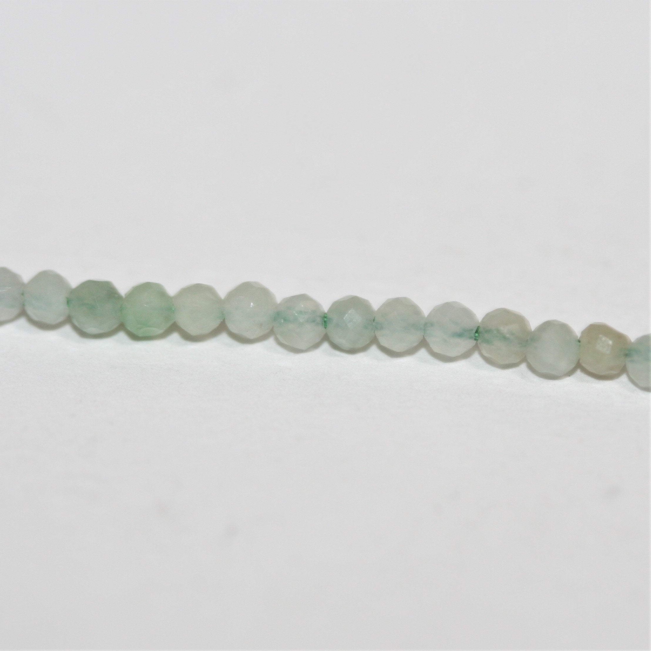 Cuentas redondas facetadas de jade de Santa Birmania de 16" de 2 mm - Hilo de 40 cm.