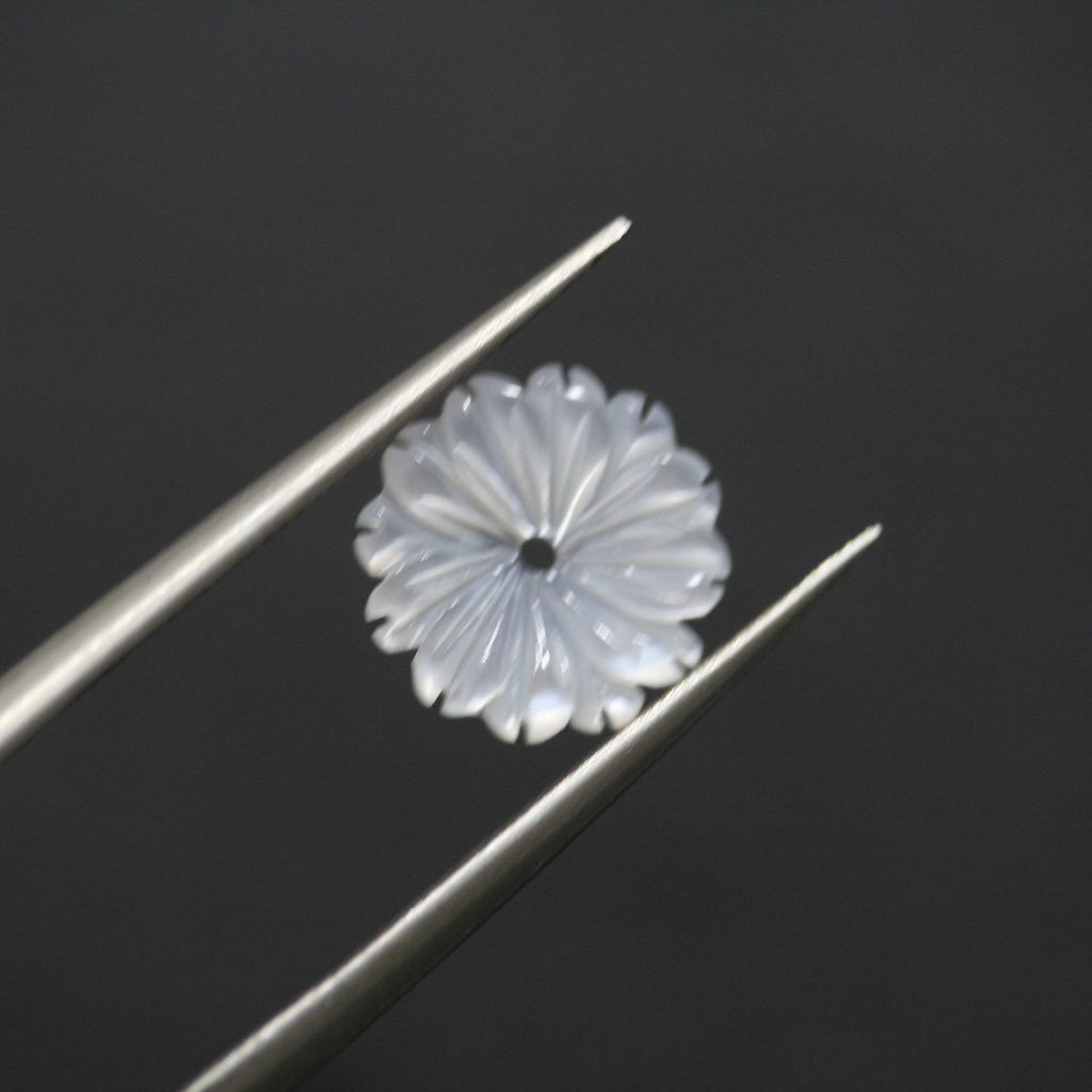 Colgante de nácar flor tallada 10mm.-(5 pares).-Ref.14828