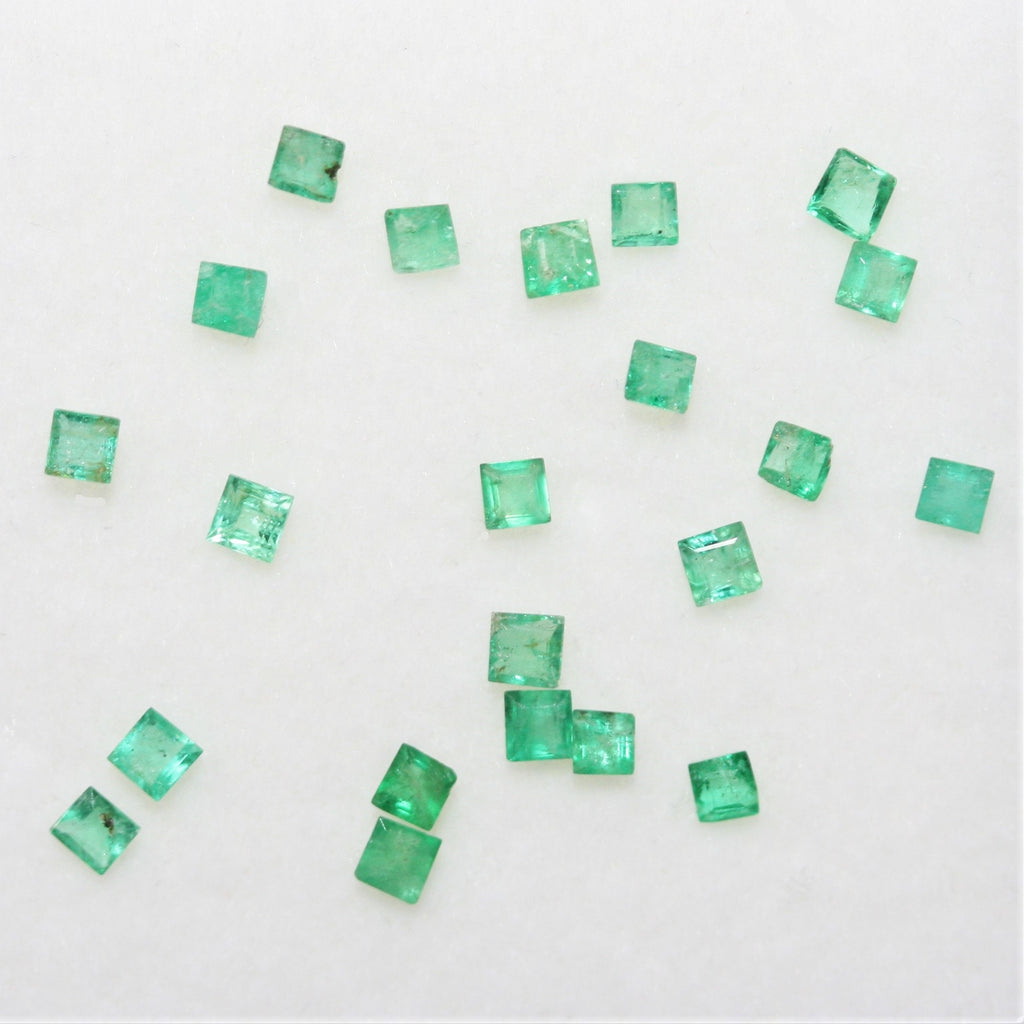 Lote de Esmeralda Cuadrada Facetada de 2,1 mm - Lote de 1 Quilate