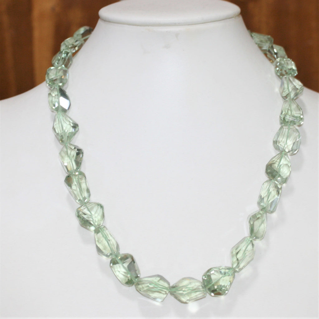 Collar de pepitas de prasiolita facetadas de 17 x 14 mm aprox. (1 tira)