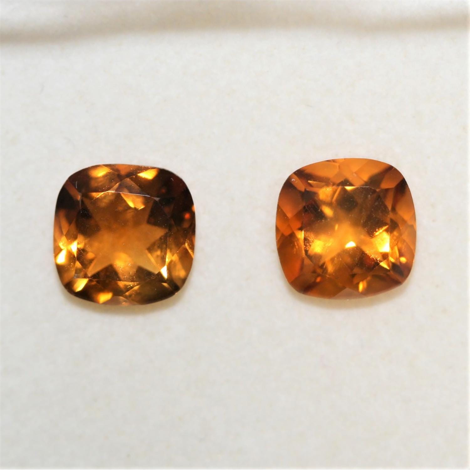 Lote de 2 piezas de citrino cuadrado facetado de 8 mm (2 piezas)