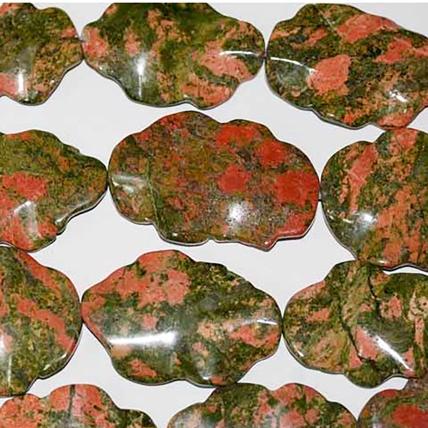 Cuentas irregulares lisas de unakita de 40 cm (16"), 48 x 30 mm (aprox.), tira de 40 cm