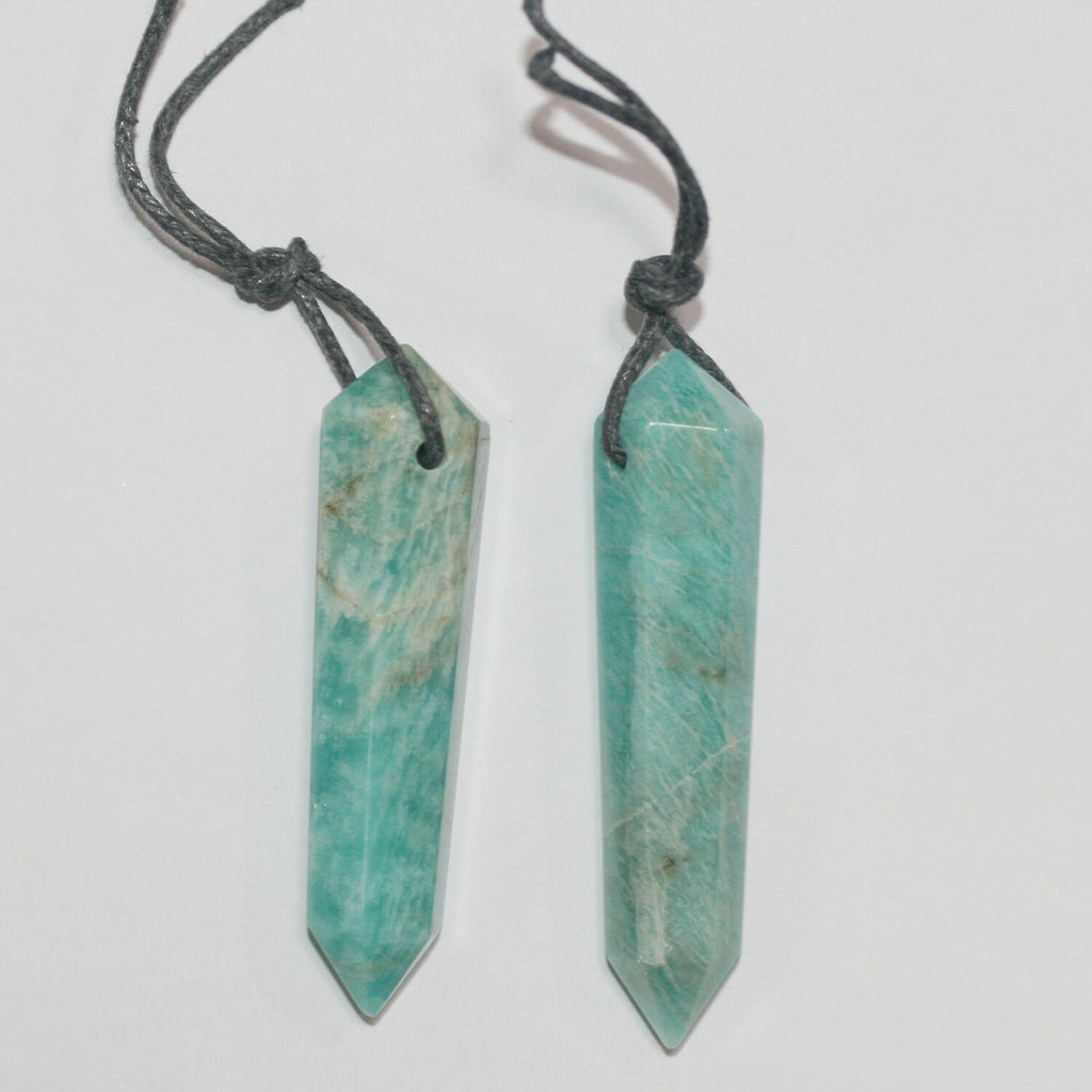 Colgante de punta facetada de amazonita rusa, 55 x 12 mm aprox.