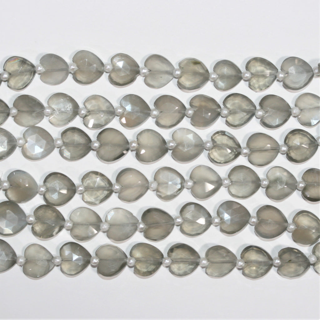 Cuentas de corazón facetadas de piedra lunar gris St. de 7" 8 x 10 mm - Hilo de 17 cm.