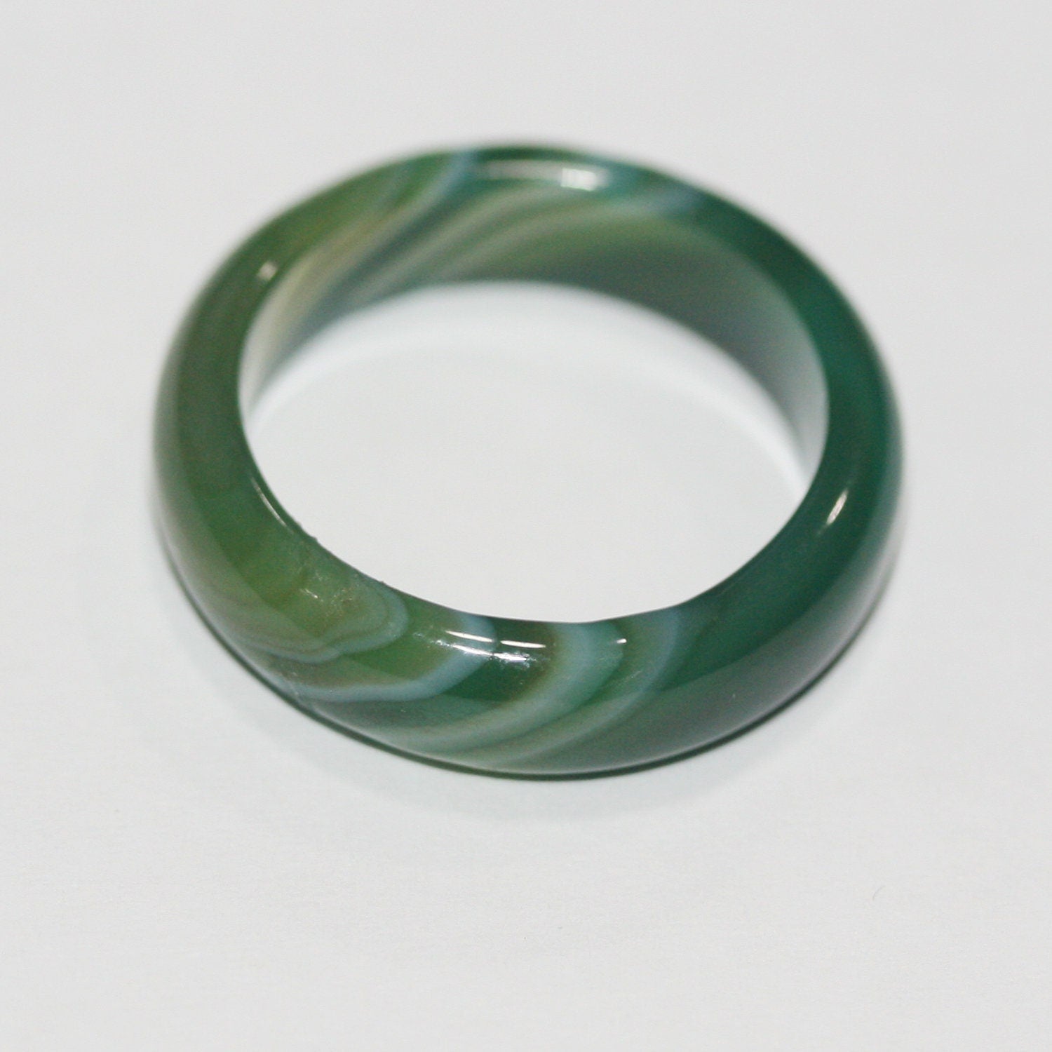 Colgante de aro liso de ágata verde rayada de 24 x 6 mm