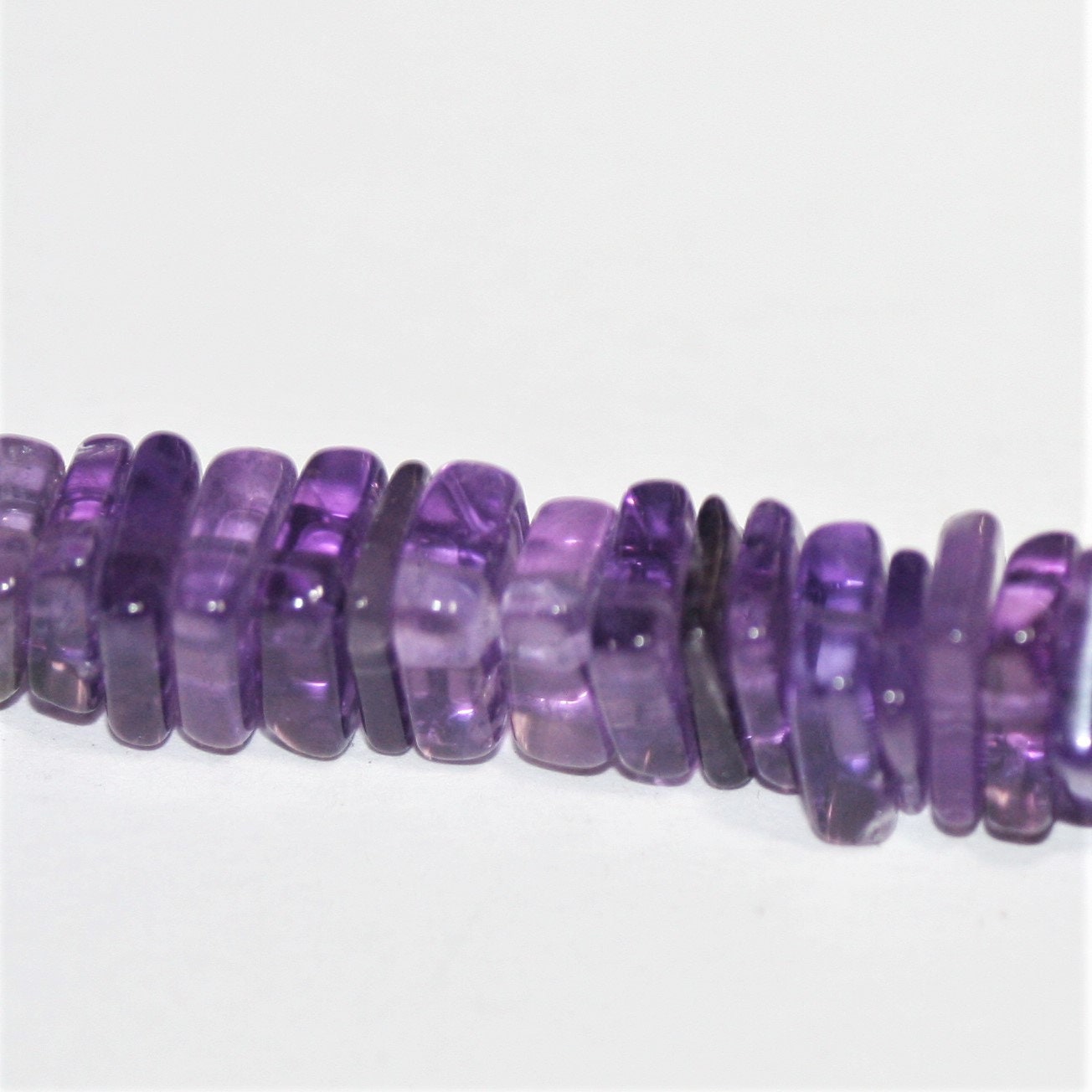 16" Cuentas cuadradas planas lisas de amatista Santa 5x1 mm.-Hilo 42 cm.