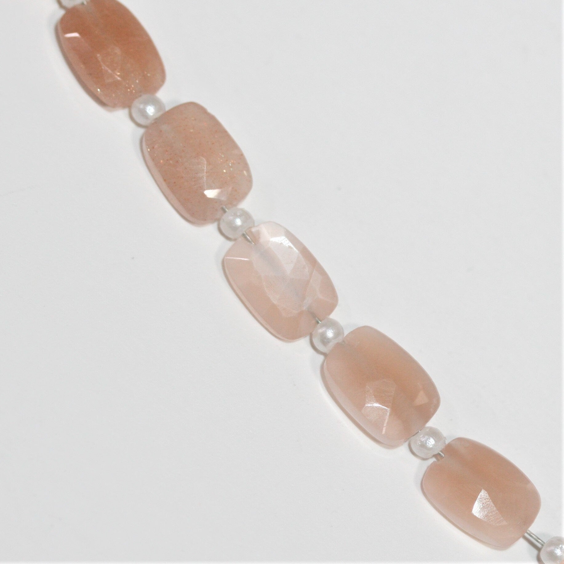 Cuentas rectangulares facetadas de piedra lunar marrón claro de 7" de 9 x 6 mm - Hilo de 17 cm.