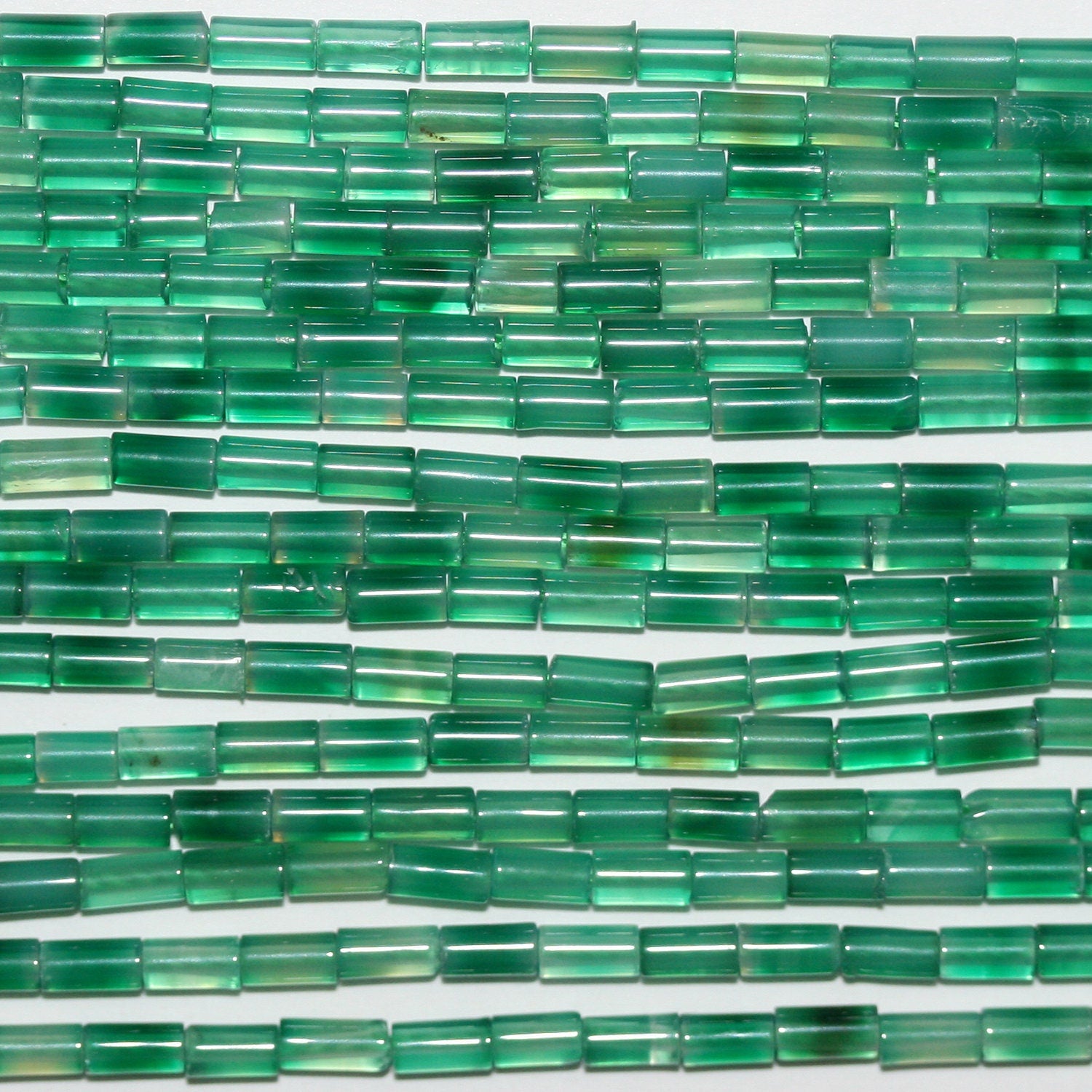 Perles tubulaires lisses en agate verte St 15" 4x2mm.-Rig 39cm.