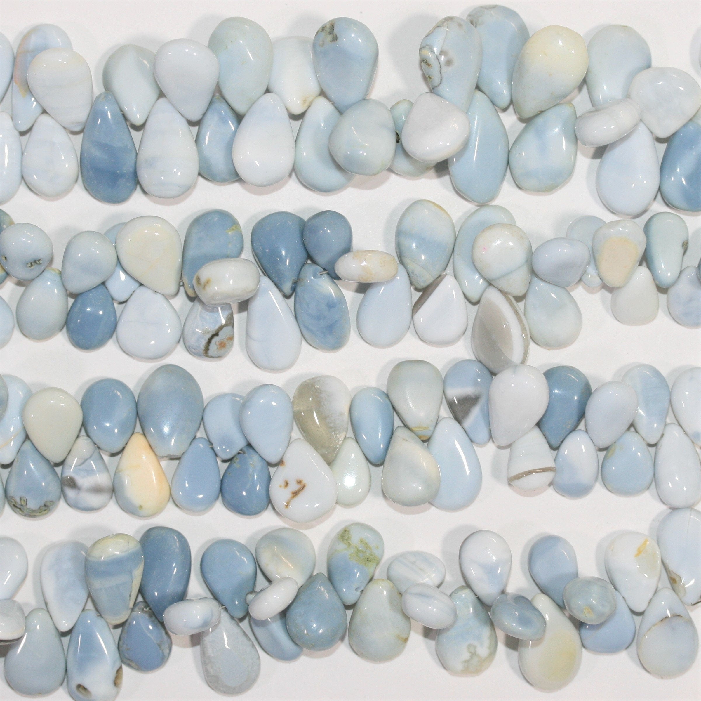 Cuentas de ópalo azul St. de 8", gota lisa, 15 x 10 mm. Aprox. - Hilo de 21 cm.