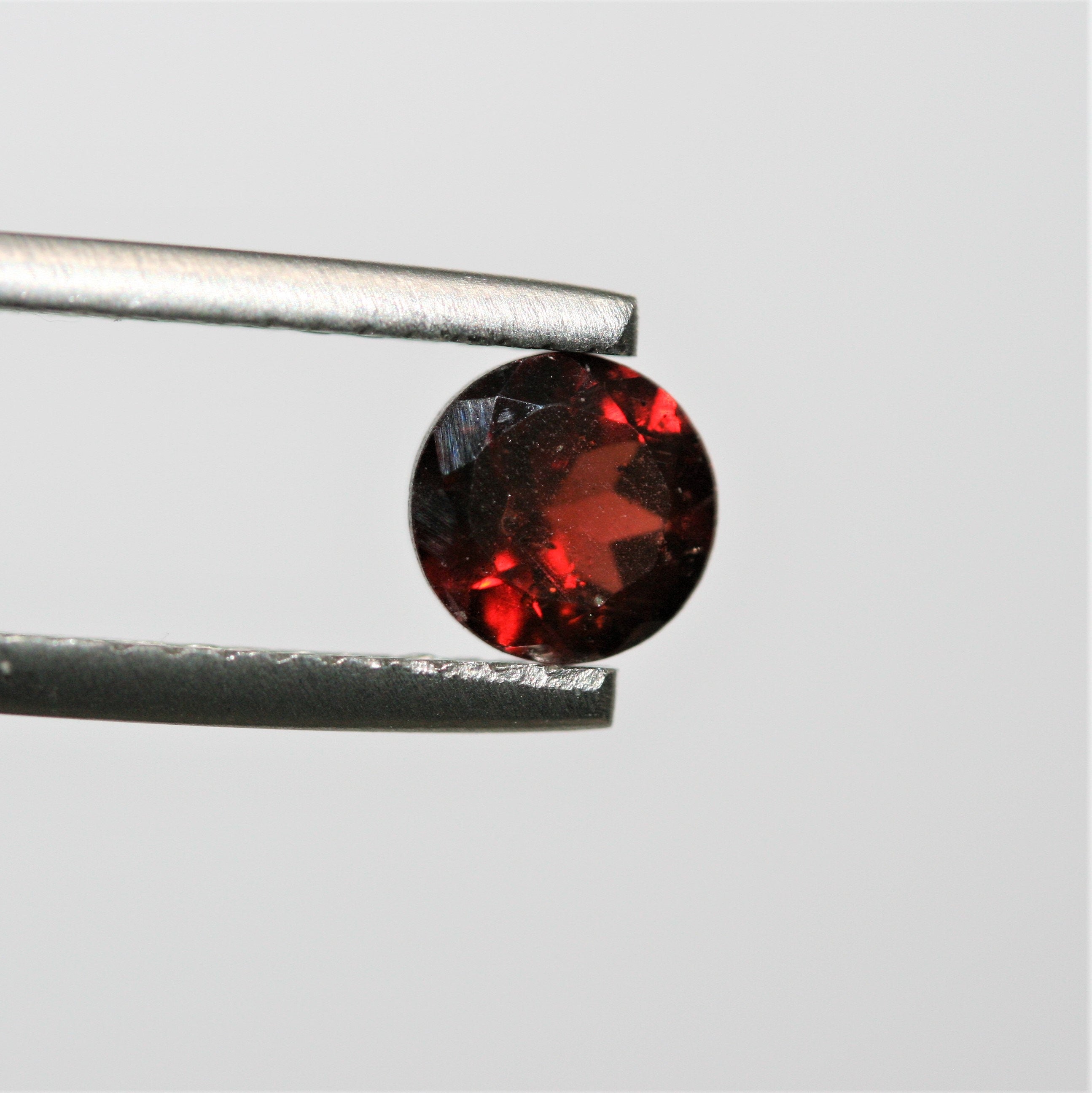 10 Pcs Lot of Faceted Round Garnet 6mm. (10 Pieces)