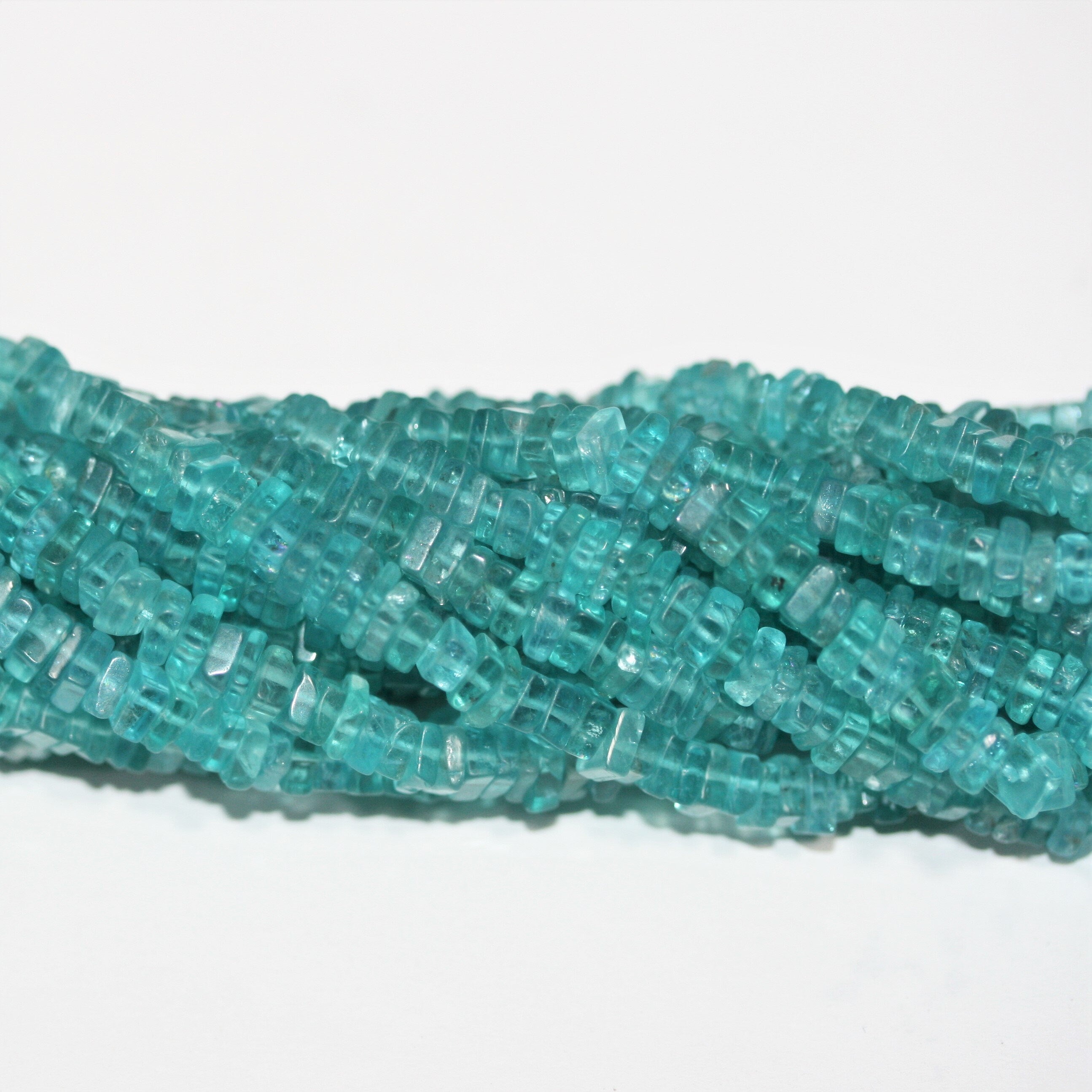 Cuentas cuadradas planas y lisas de apatita azul de 16" de 4 x 2 mm - Hilo de 42 cm.