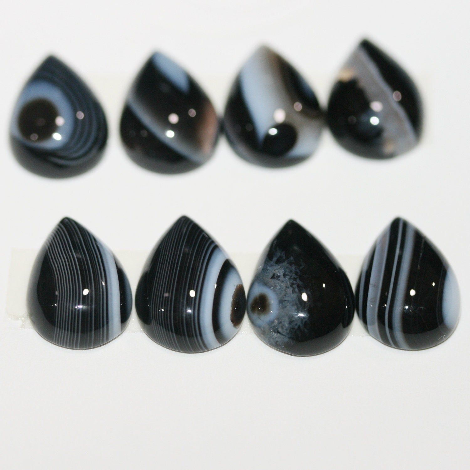 Lote de 4 cabujones de ónix liso con rayas (8 piezas) 14 x 10 mm.