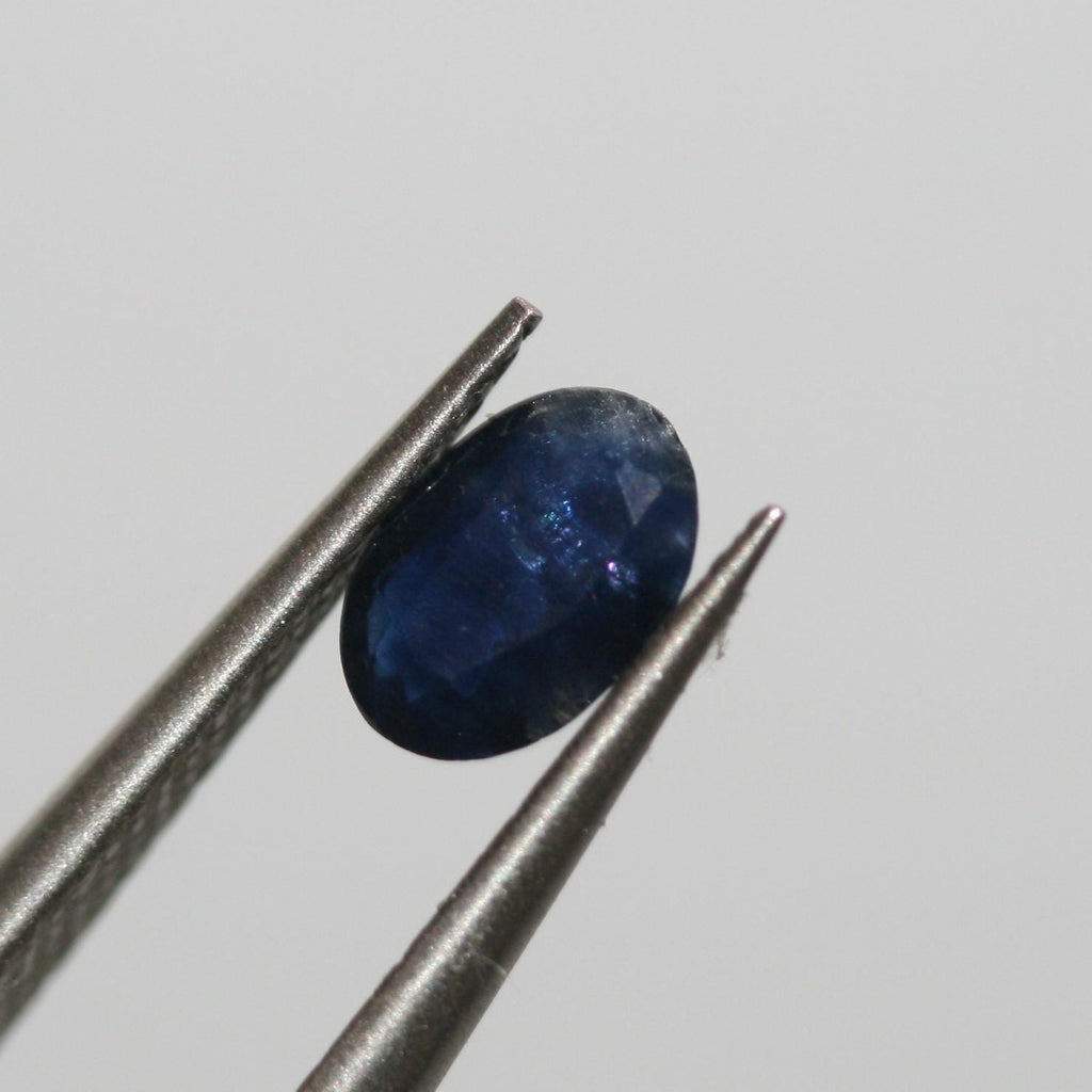 Lote de 8 zafiros azules facetados ovalados de 5 x 4 mm. (8 piezas)