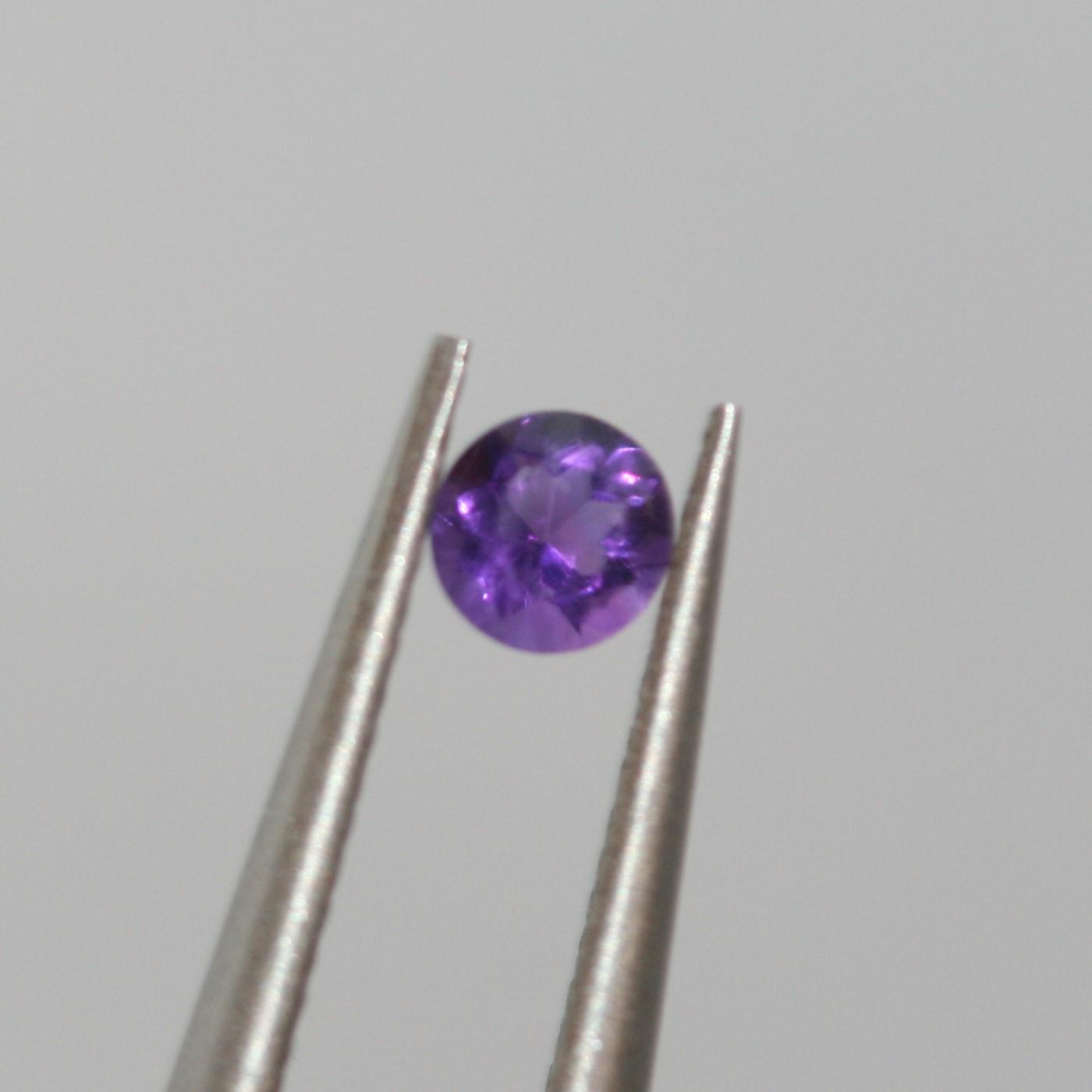 Lote de Amatista Redonda Facetada 2mm. (2CT)-Artículo.636LO